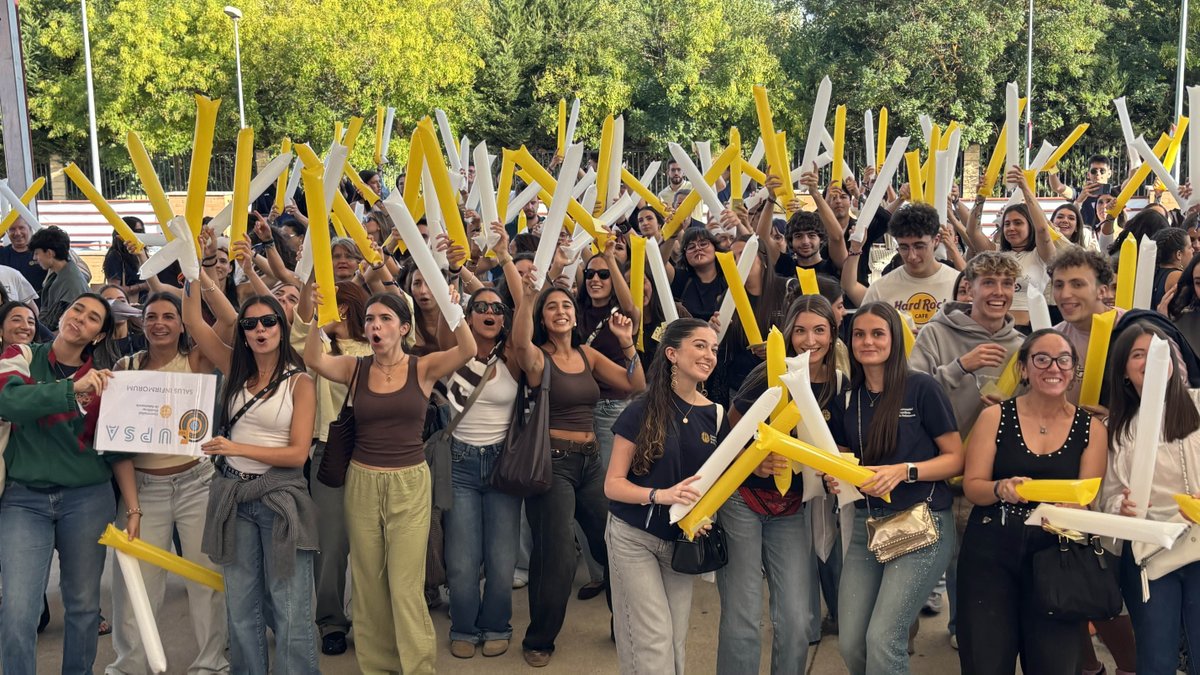 upsa's tweet photo. 🎉 Más de 1.500 #estudiantes han participado en la III edición de #UPSAFest, la jornada de bienvenida de la comunidad #universitaria celebrada ayer en el Colegio Mayor Hispanoamericano Nuestra Señora de Guadalupe 🕺🏻 https://t.co/nUPZNFZ7Dm @CMGuadalupeUPSA @CoroUPSA https://t.co/0pVqfWmxnd
