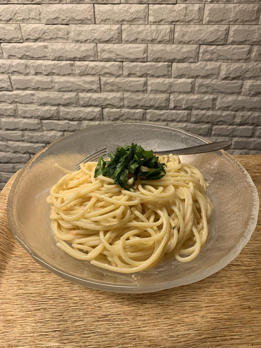 flaph_silas's tweet photo. 今日のお料理
冷製明太子パスタ

明太子ケチって薄味🤣
隠し味に檸檬入れたらサッパリ🍋
パスタの盛り方下手😅

#おうちごはん https://t.co/wJzbXQ77pd