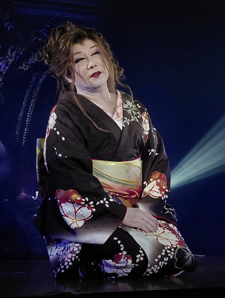 unyago8's tweet photo. 9/17　#新生真芸座　#浪速クラブ
ロング公演・大入🎊💖💞
芝居“釣り忍”で“泣きの妃咲”披露💖。

#妃咲繚座長　妃咲劇団
(９月は徳島・阿波東雲座にて公演中)

#哀川昇座長
芝居のダメ男ぶりとは打って変わる女形💖(男も女も…🫢💦) https://t.co/Tz8jCuDE9X