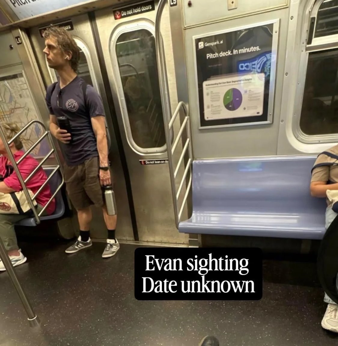 camelcig's tweet photo. if i had seen him on the subway, probably i'd stare like this and pretend listening music, try not bother him😔☝🏻 https://t.co/MsEJw1I7eR