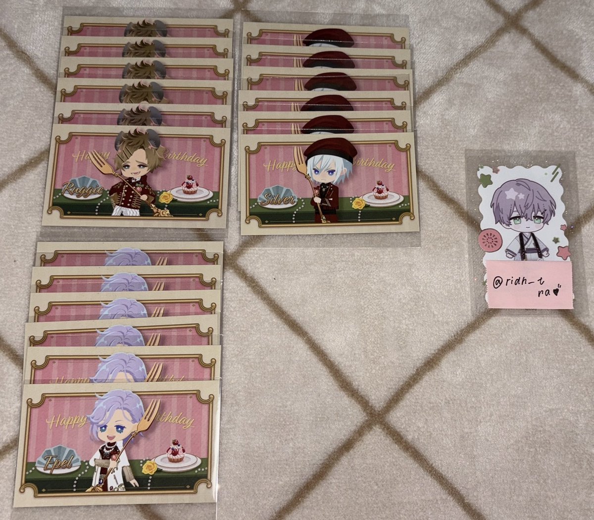 ridh___t's tweet photo. 【交換】ツイステ ポップアップ ボンボニエール カード BDカード 

譲 ）1~4枚目 BDカード
　　5枚目 ランダムカード
　　6枚目~ 他所持グッズ
⚠️ 各ALT 詳細 条件

求 ）BDカード リドル＞セベク
　　画像10枚目 / 定価

9/21(月) 池袋手渡し＞郵送📮
検索からでもお気軽にお声掛けください⸝·⸝⋆ https://t.co/QI9b2l3d6i