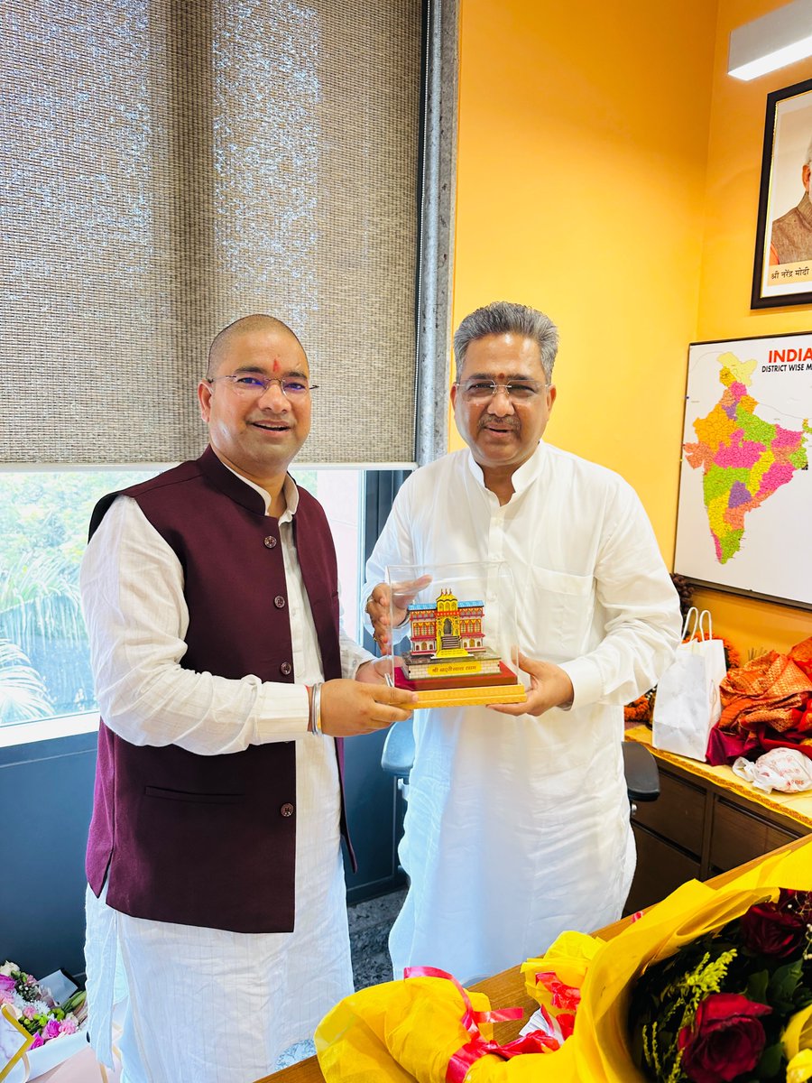 Ramesh_Gariya's tweet photo. भारतीय जनता पार्टी राष्ट्रीय कार्यालय दिल्ली में पार्टी के वरिष्ठ नेता मेरे अभिभावक व मार्गदर्शक, भाजपा के राष्ट्रीय महामंत्री आदरणीय श्री @sunilbansalbjp  जी से भेंट की एवं आशीर्वाद प्राप्त किया।
@narendramodi @AmitShah @NitinNabin @bjputtarakhand https://t.co/h0elKrKfLJ
