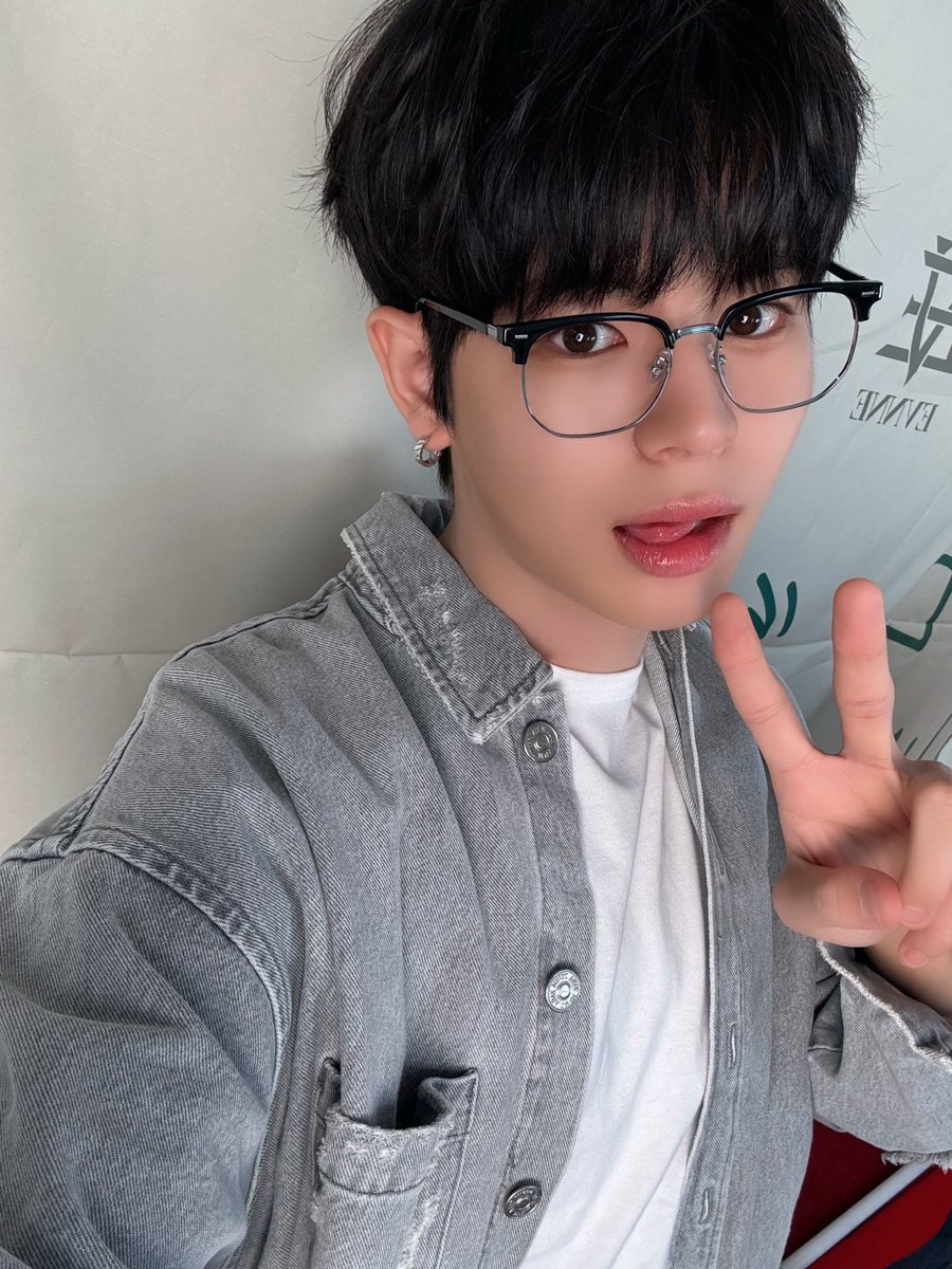 evnne_hanbin's tweet photo. [📷] 260917 JUNGHYUN #문정현 🫧 https://t.co/ch2oYzpkdc