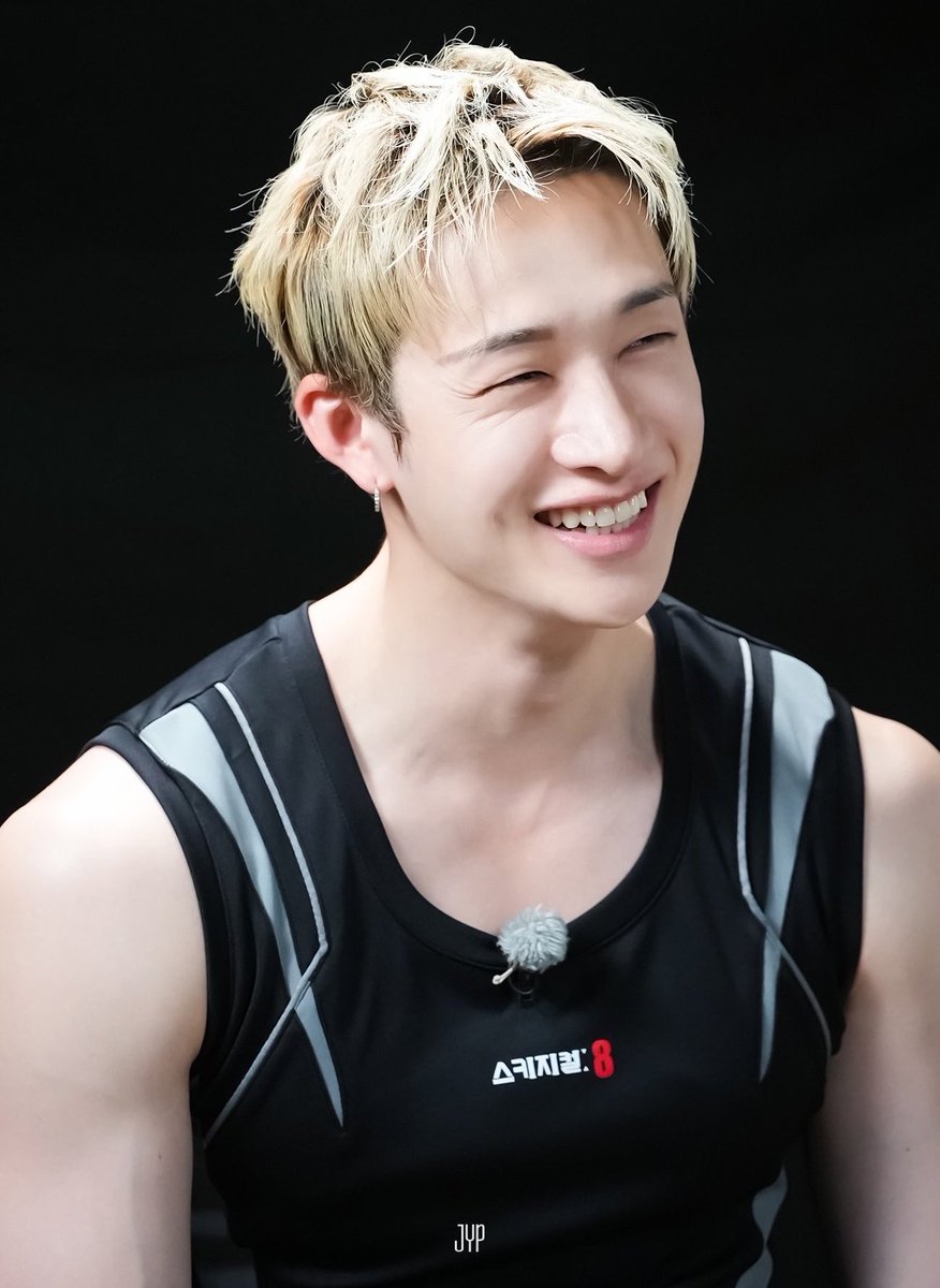 gnabnahc97chris's tweet photo. AHHH LOOK AT THAT EYE SMILE MY PRETTIEST :( https://t.co/xkWrVKkoSK