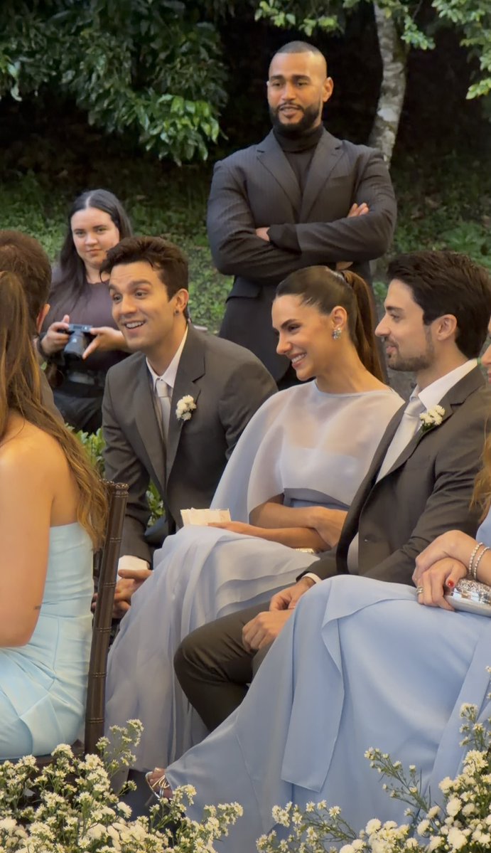 newsls's tweet photo. Registros exclusivos do @luansantana e da @ajademagalhaes durante o casamento dos amigos, em São Paulo!

📸 Shirlei Cardoso https://t.co/5ZbSehCd1E