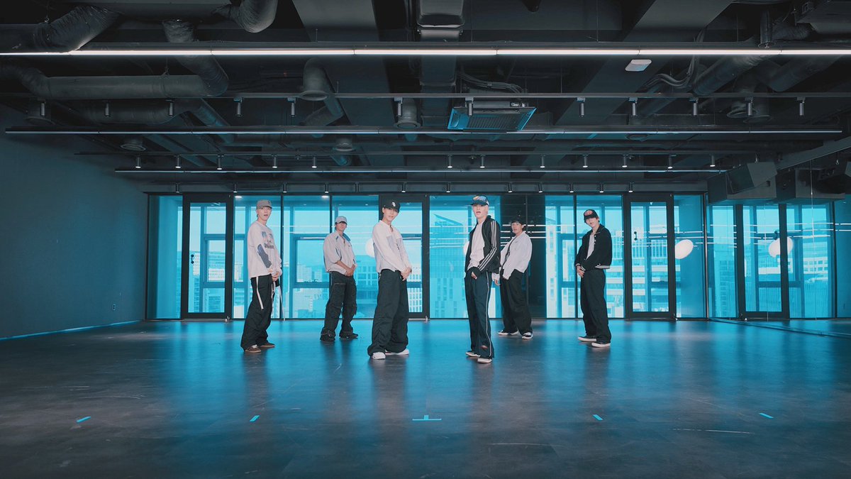 RIIZE_official's tweet photo. RIIZE 라이즈 'Like a Bomb' Dance Practice 

https://t.co/HMfzd4XNhz

#RIIZE #라이즈
#RISEandREALIZE
#LikeaBomb #RIIZE_LikeaBomb https://t.co/Bb7BsOgZs6
