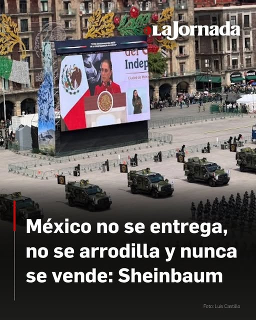 Lenyer93's tweet photo. La presidenta Claudia Sheinbaum Pardo encabezó la ceremonia conmemorativa por el 216 aniversario del inicio de la Independencia de México en la Plaza de la Constitución, previo al inicio del tradicional Desfile Militar. https://t.co/ERbT9BLozB