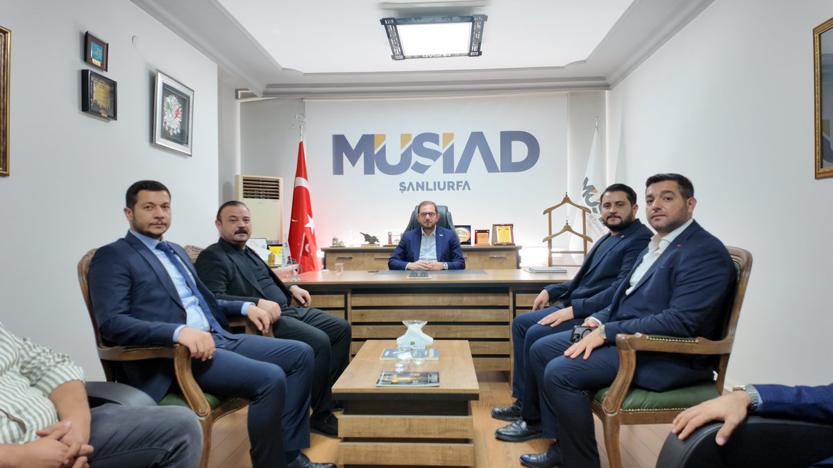 MUSIADUrfa's tweet photo. Şanlıurfa Haliliye MHP İlçe Başkanı Sayın Yusuf Aydoğdu ve beraberindeki yönetim kurulu üyeleri,Şube Başkanımız Salih Demirkol'u Şube Binamızda ziyaret ettiler .

Nazik ziyaretlerinden dolayı kendine teşekkür ederiz.

@BurhanOzdemirTR 
@MUSIAD 
@SalihDemirkol_ https://t.co/jpYQYSIxZK