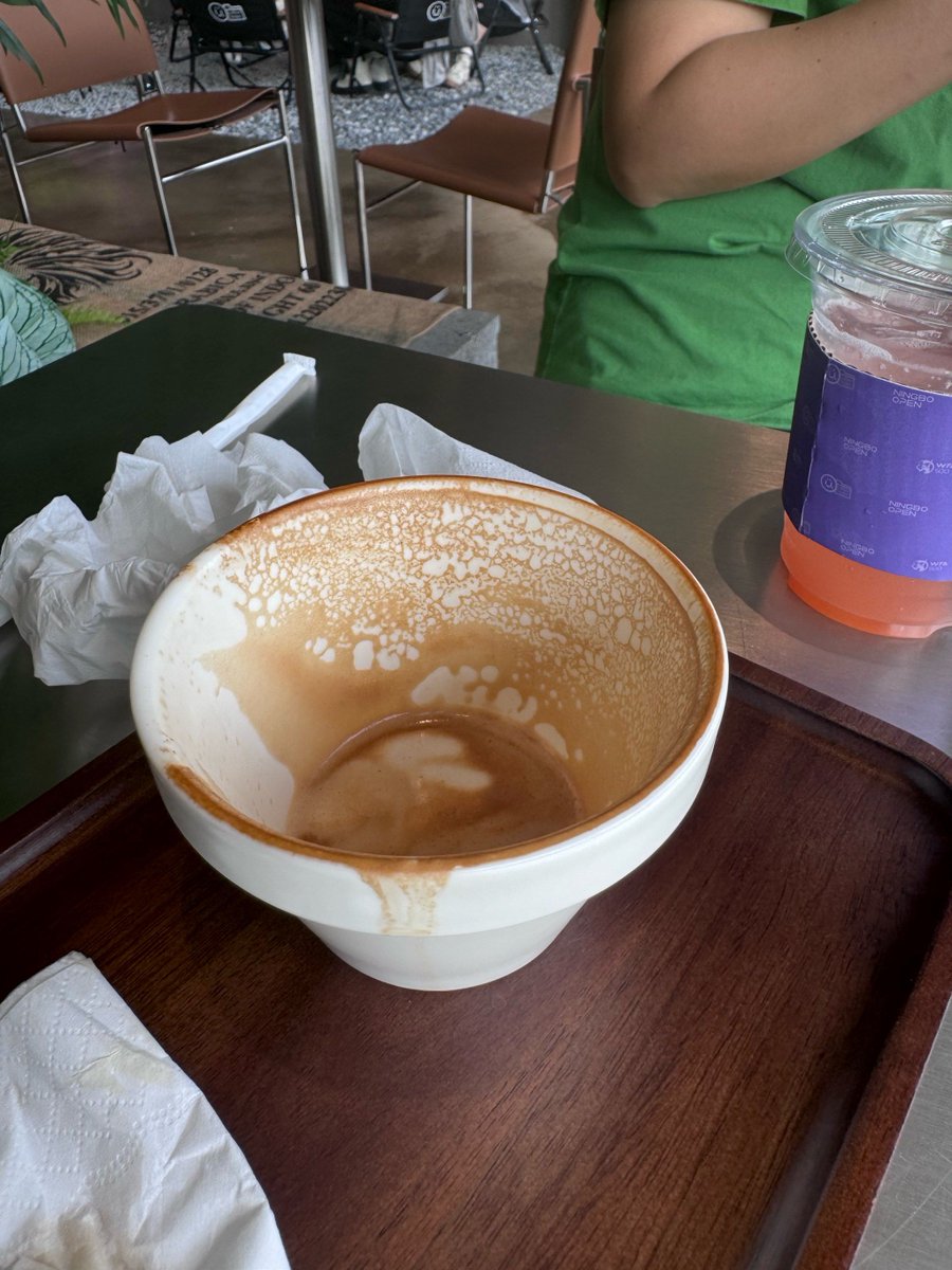 faitw845271's tweet photo. Spilled my iced latte all over my team’s whiteboard during a brainstorming session. The only win The coffee stains made the doodles look way more intentional. Win-win, right https://t.co/2PjVe7SNPA