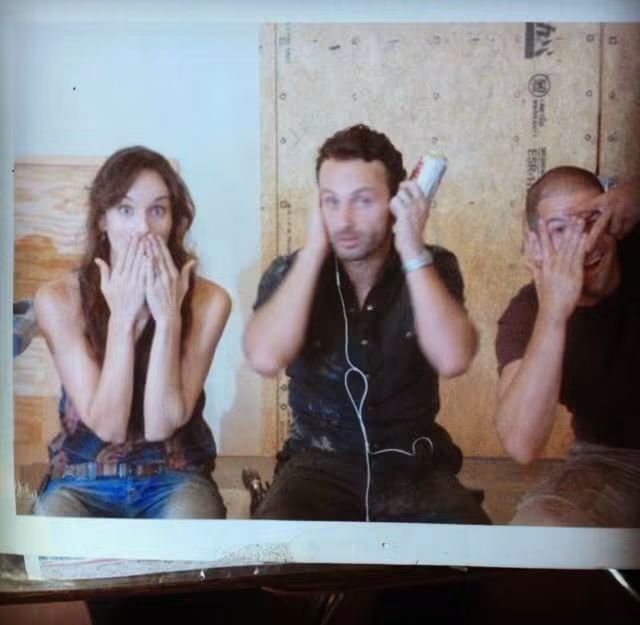 stuckwitjju's tweet photo. any twd watchers here 😏😏😏👽👽 https://t.co/yJhagyyCUl