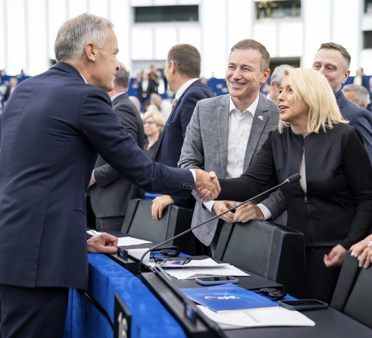 danusenerudova's tweet photo. Evropa i Kanada si samy rozhodnou, s kým a jak chtějí spolupracovat. Naše přátelství je postavené na vzájemné úctě, respektu a partnerství. A mě teda opravdu baví.

Jen v tom hokeji by to pro nás mohlo být o něco lepší. 🙂🇪🇺🇨🇦

It was a pleasure meeting you today, Prime Minister @MarkJCarney. 🤝