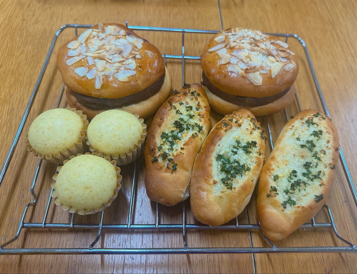chisa_belly's tweet photo. 今日もパン教室行ってきた🎶いつも楽しい🥰
もうすぐ通い始めて2年✨🥐
来月はドーナツらしい！🍩楽しみ🎶 https://t.co/7XGgMxE58w