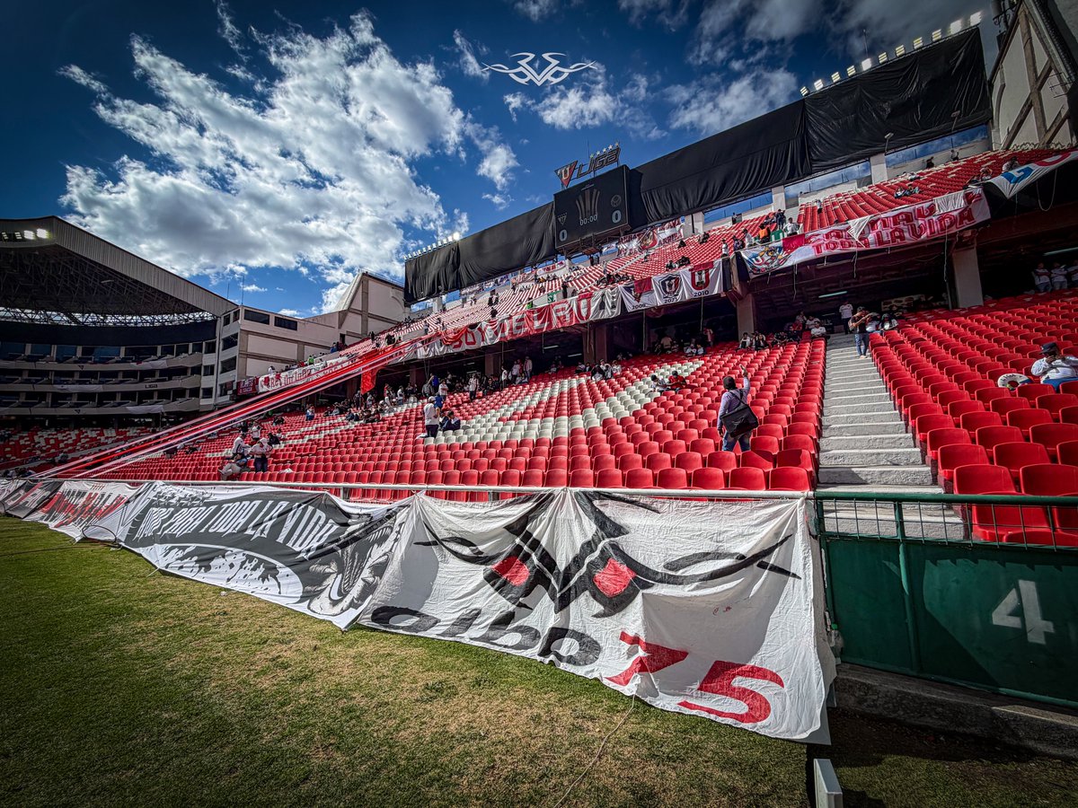 albo75's tweet photo. Yo te doy mi amor…

#LDU 
#Libertadores https://t.co/Ie9c6YXhe8