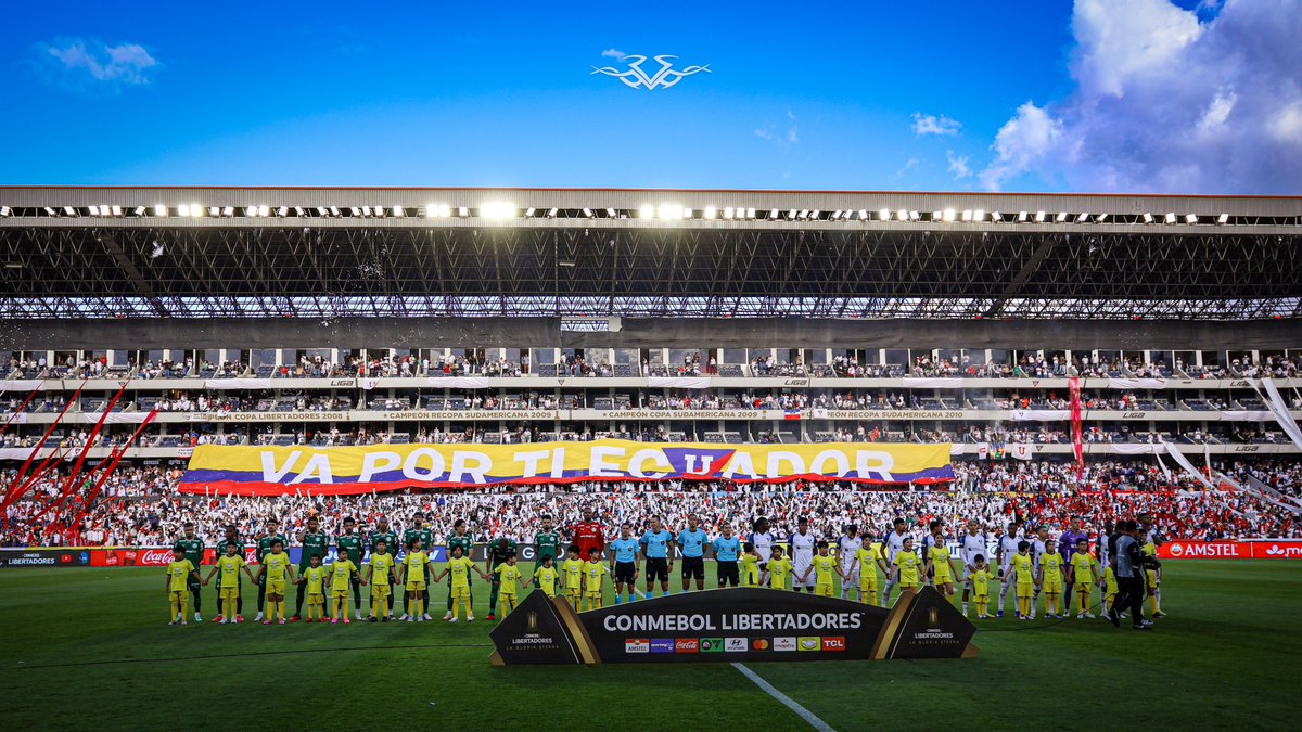albo75's tweet photo. Yo te doy mi amor…

#LDU 
#Libertadores https://t.co/Ie9c6YXhe8