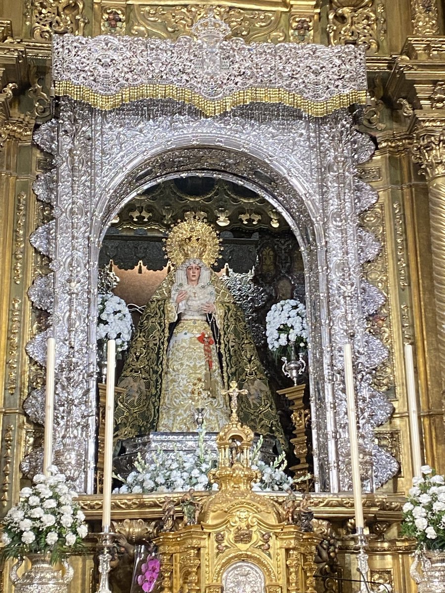 Decime_pelon's tweet photo. La majestuosidad de La Macarena. 

#Macarena #Sevilla #MaríaMacarena https://t.co/53Yf3btmeU