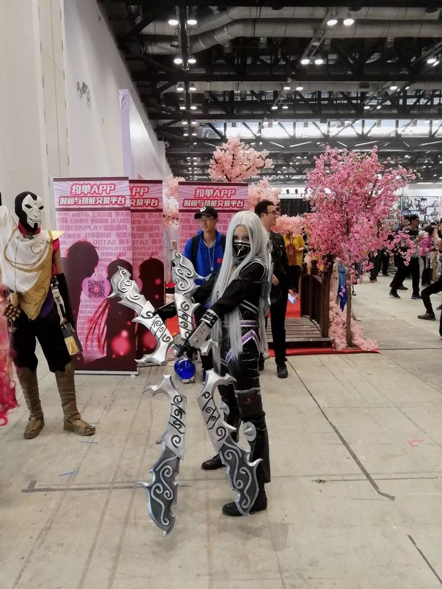 connyaporius's tweet photo. Just wrapped up an amazing anime convention! Met awesome creators, scored rare merch, and made tons of new besties. Best weekend ever https://t.co/37xnufP1fg
