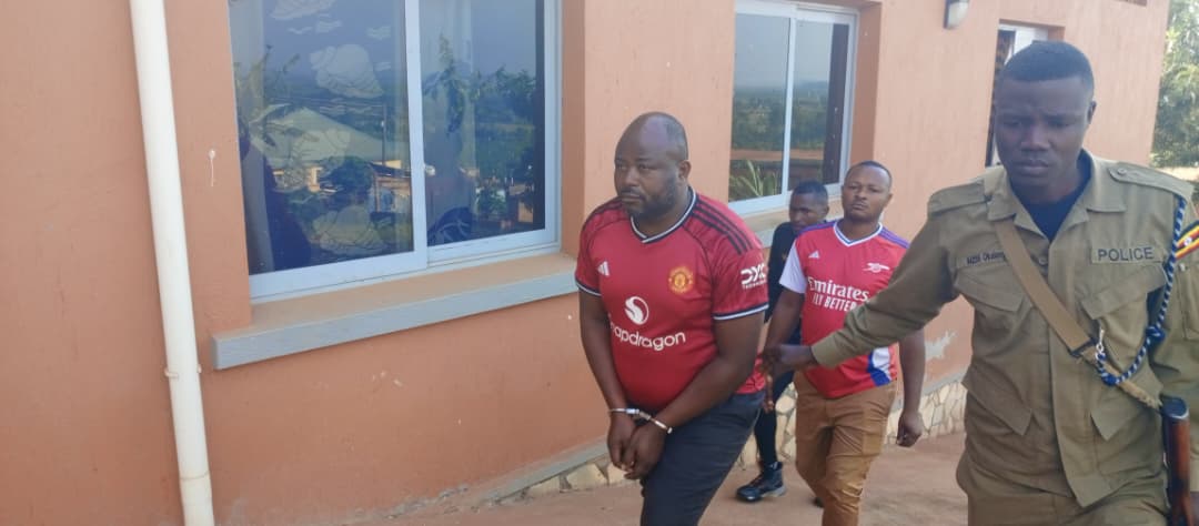 912CroozeFM's tweet photo. UPDATE: A Manchester United fan has been arrested in Mbarara District for allegedly transporting suspected stolen meat believed to be from three cows.
Police have identified the suspect as 41-year-old Milton Rutagiira, who was arrested last night during an intelligence-led police operation.
According to police, Rutagiira told officers that he was transporting the meat to Bwera in Kasese District.
#CroozeFMNews