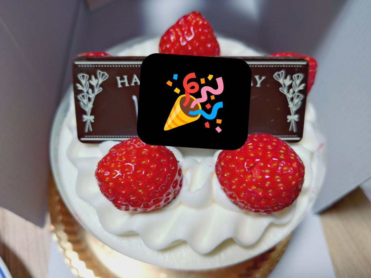 mtnk_kstj's tweet photo. 🎈また懲りもせず歳を重ねました！🎈🎂先日よい肉をたべました

相方と本描いて、仙台秋田とイベント出て、楽しかったな〜の年でした。この年も、また本出してイベント出てをしたいですがんばります👊 https://t.co/DmMmlxRcya