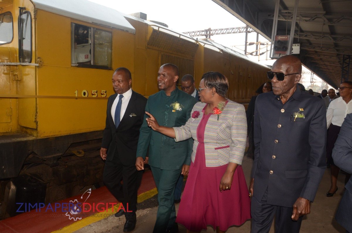 HeraldZimbabwe's tweet photo. MINISTER MHONA COMMISSIONS THREE LOCOMOTIVES AND 100 WAGONS

Transport and Infrastructural Development Minister Felix Mhona today officially commissioned three locomotives and 100 refurbished wagons by the National Railways of Zimbabwe (NRZ) in Harare, following a US$2.5 million investment from Zimasco under a public-private partnership (PPP) arrangement. 
📸 : Tinashe Chitwanga