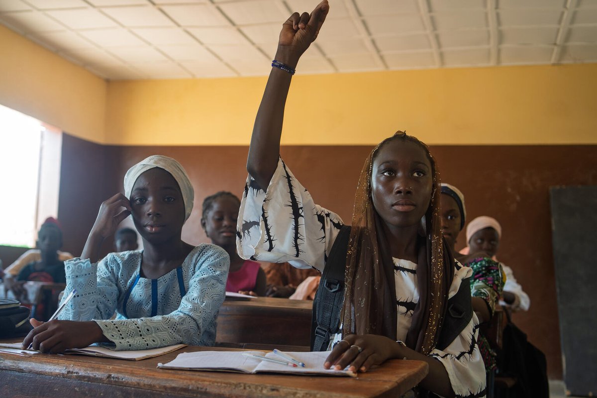 unicefmali's tweet photo. In Koulikoro, children are now learning in more inclusive and participatory schools thanks to the Quality-Focused Minimum Package. By engaging teachers, parents, communities, and School Management Committees (SMC), this approach places every child’s success at the heart of the action.. Through the partnership between the Government of Mali, @jica_direct_en and @UNICEF, quality education is becoming a reality for more students.

#ForEveryChild, quality education!