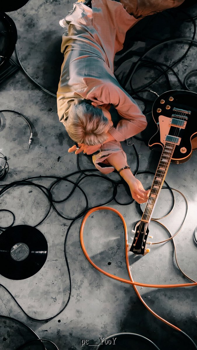 pc__YooY's tweet photo. 🎸
#CHANYEOL #チャンヨル
#TABI_MoodSampler 
#CHANYEOL_TABl
#CHANYEOL_旅 https://t.co/WWPe80kskn