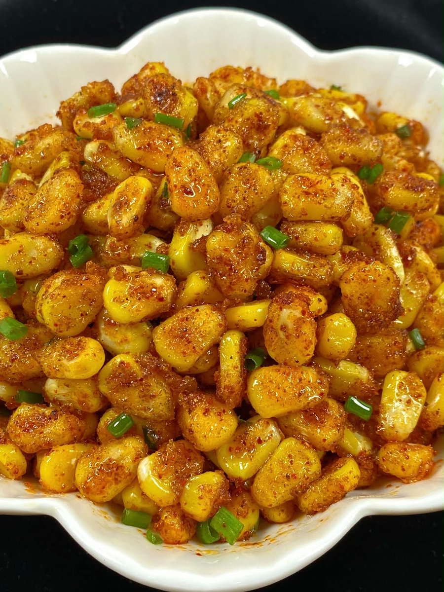 bluelagooonz's tweet photo. MAU SUNGKEM BUAT YANG NYIPTAIN RESEP INI 😭‼️
Jujurly awalnya mikir jagung manis cuma enak dibikin jasuke atau bakwan. Pas seliweran di Threads dan nyobain trik ini... asli teksturnya renyah banget di luar tapi tetep manis juicy di dalam🤤 https://t.co/yukQoc6Z22