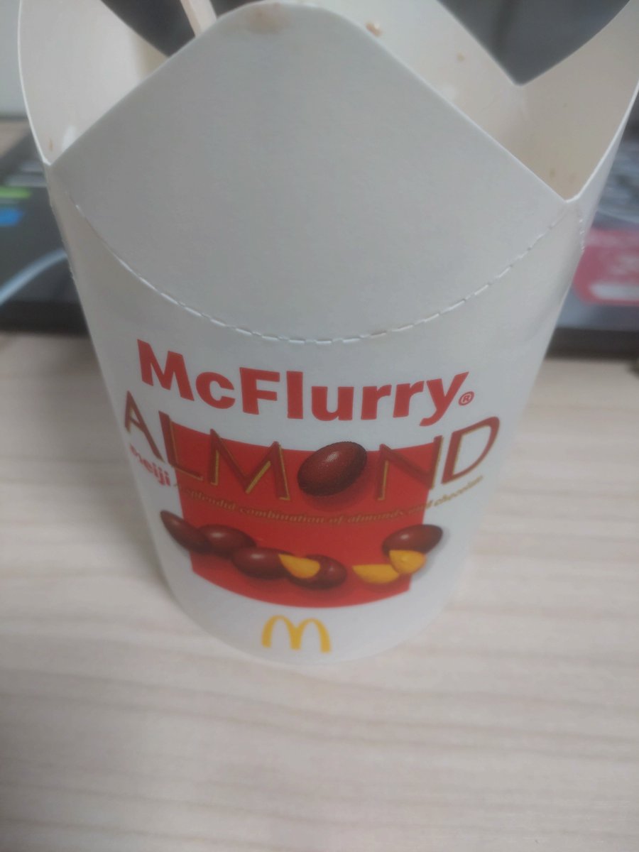 rykomegax's tweet photo. マックフルーリー今日も買ってしまった https://t.co/Ow25gmoETj