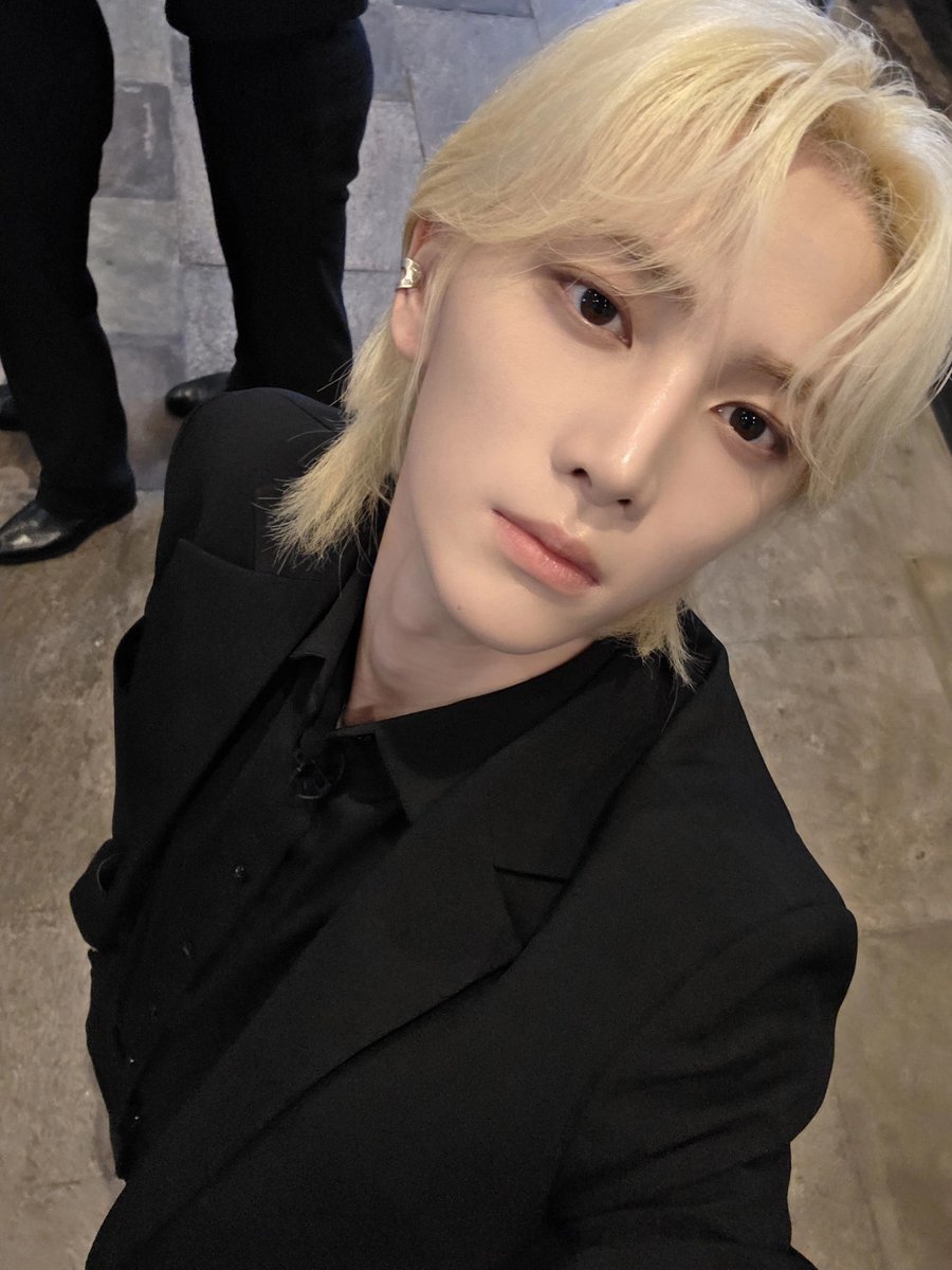pangilii's tweet photo. 세상에이런남자만존재햇으면좋겠음 https://t.co/4WUHQTytj3
