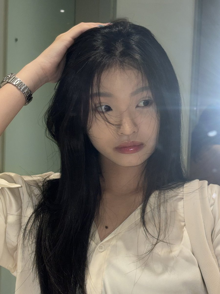 Y_CynthiaJKT48's tweet photo. #Kamich artsy ✍️ https://t.co/yeKEhhkl66