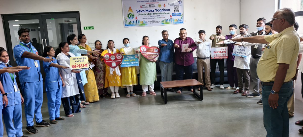HealthDahod's tweet photo. *સેવા મેરા યોગદાન’ અંતર્ગત ઝાયડસ હોસ્પિટલ ખાતે રક્તદાન કેમ્પ યોજાયો* 

રક્તદાન અને અંગદાન અંગે પ્રતિજ્ઞા લેવડાવવામાં આવી હતી 
@CMOGuj
@DahodDdo 
@CollectorDahod 
@NHMGujarat 
@HealthDeptGuj https://t.co/7P5MvgDmcy