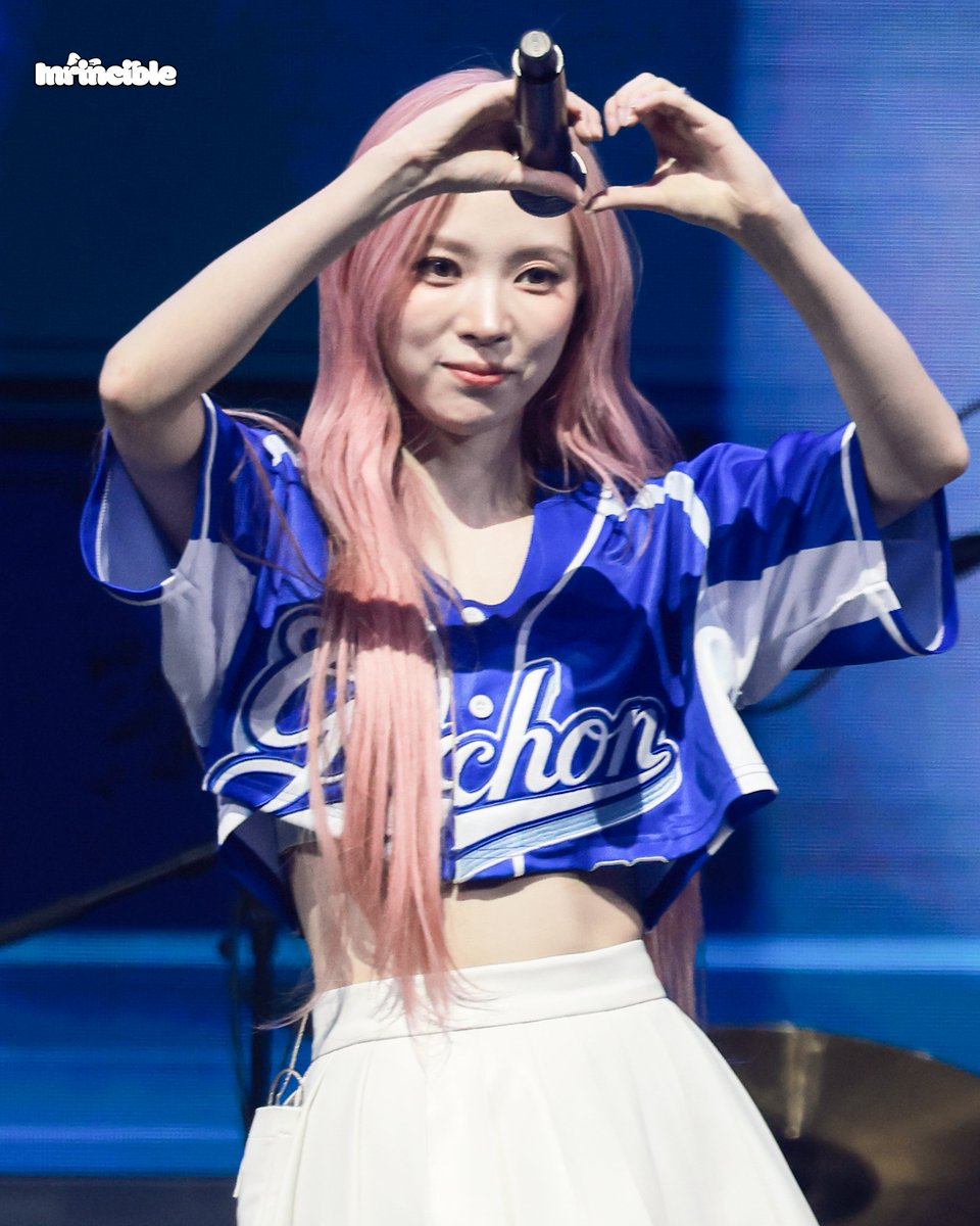 Inrincible's tweet photo. 260917 Gachon University Festival

#NARIN #나린
#MEOVV #미야오 https://t.co/6I9okajGOB