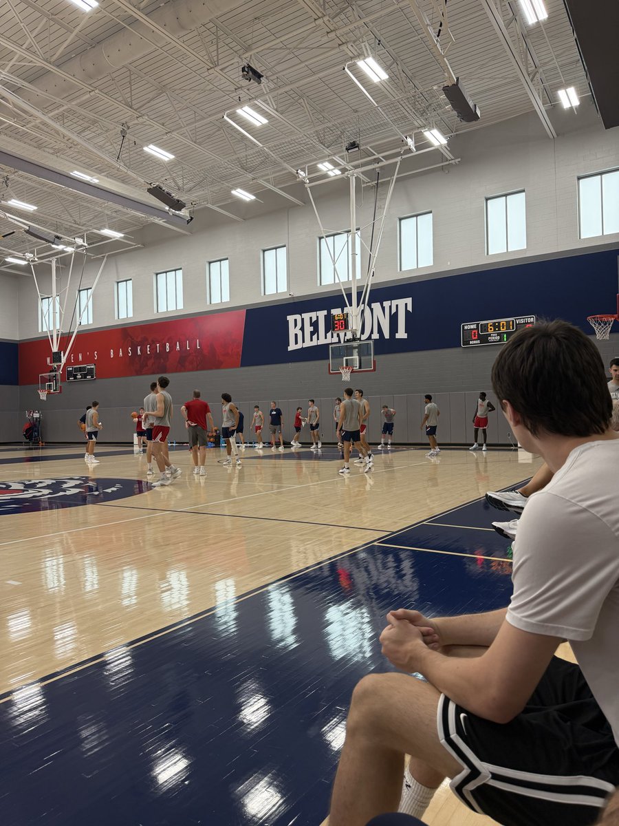 humphreysja2028's tweet photo. Had a great visit at @BelmontMBB!  Really appreciate the tour and watching practice!  @clayholmes10 @coachbrianayers @Marcus_Belcher @CoachBmullins @jadarius1__ Coach Bradds!
@theBAhoops @CoachBlackston @BradBealElite @PrepHoopsTN @AndrewForce8 @CourtneyHoops90 https://t.co/yqGwo0I2zy
