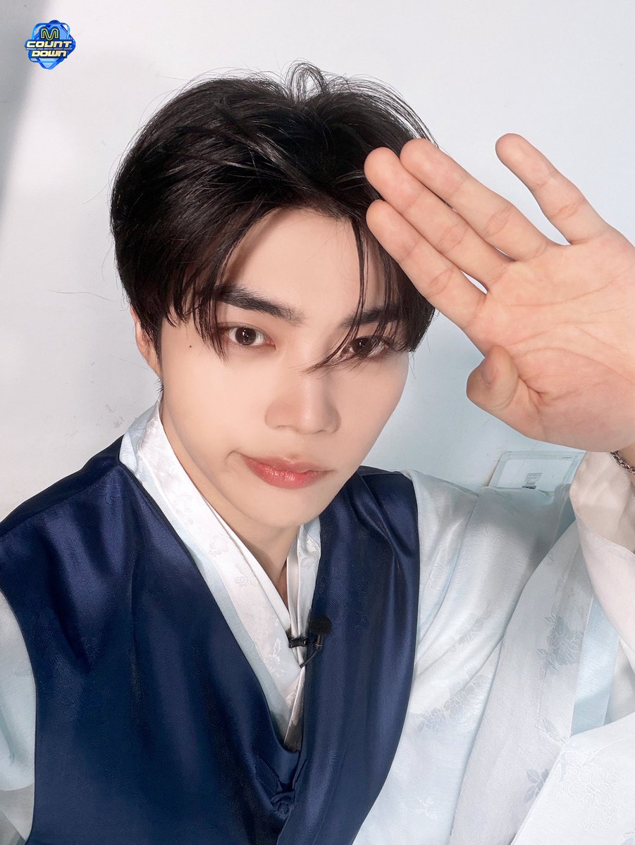 MnetMcountdown's tweet photo. 💚엠카家 소박이 삼형제💚
든든한 둘째 건욱🐶

#MCOUNTDOWN #엠카운트다운 
#박건욱 #ZEROBASEONE https://t.co/vNqbXiVad3