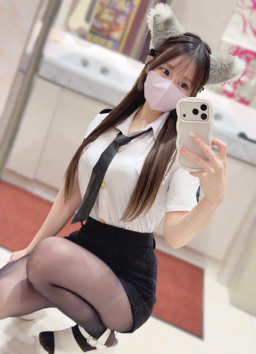 naaachi_n's tweet photo. そろそろ黒ストの季節かにゃ🐈‍⬛🍂

· · ───── ·✧· ───── · ·
【来店告知🗣️🍊】

▷▶▷明日9月18日(金)
📌#アポロ21富山店 様
⏰14:00時〜 店内のお手伝い🧹

夜までいます🐾
是非遊びにきてね〜𖤐 ̖́-PR
· · ───── ·✧· ───── · · https://t.co/ZAwyK3eRqP