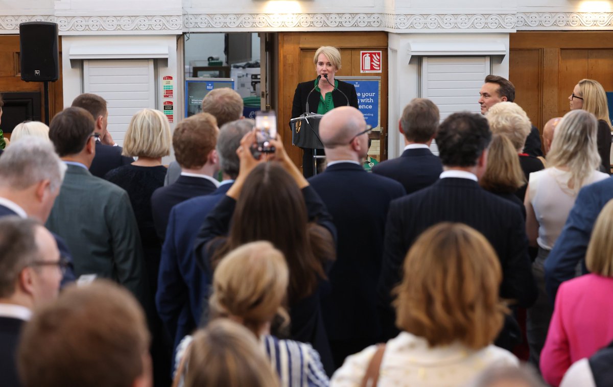 BritEmbDublin's tweet photo. Ambassador @KaraOwen welcomed @LucyRigby, the UK's Economic Secretary to the Treasury, and leaders from Ireland, the UK and Europe to an event at BOI, College Green, during #Eurofi this week. 

Strong partnerships drive growth, investment and competitiveness. #ECOFIN https://t.co/Fvwn4xx8zO