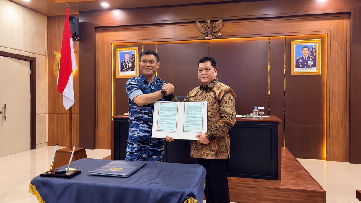 officialptdi's tweet photo. Bandung (17/09) – PTDI dan Komando Pemeliharaan Materiel Angkatan Udara (Koharmatau) memperkuat kolaborasi dalam mendukung keberlanjutan pemeliharaan pesawat terbang dan helikopter milik TNI Angkatan Udara (TNI AU).
Baca Selengkpanya [ https://t.co/J9MxhbPKWR ] https://t.co/mr8V26hOW1