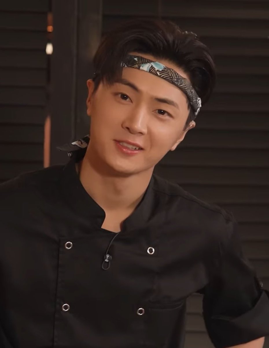 oneof_stars's tweet photo. Jay’s mom must be so proud that he finally has his cooking segment on Youtube as the first person who taught Jay about cooking 🥹❤️

So excited for the guests on Shh, the Secret Chef! Maybe we’ll get the famous chefs in Korea like Chef Paik, Ahn, and Lee 🧑‍🍳 https://t.co/JONIWO4BTl
