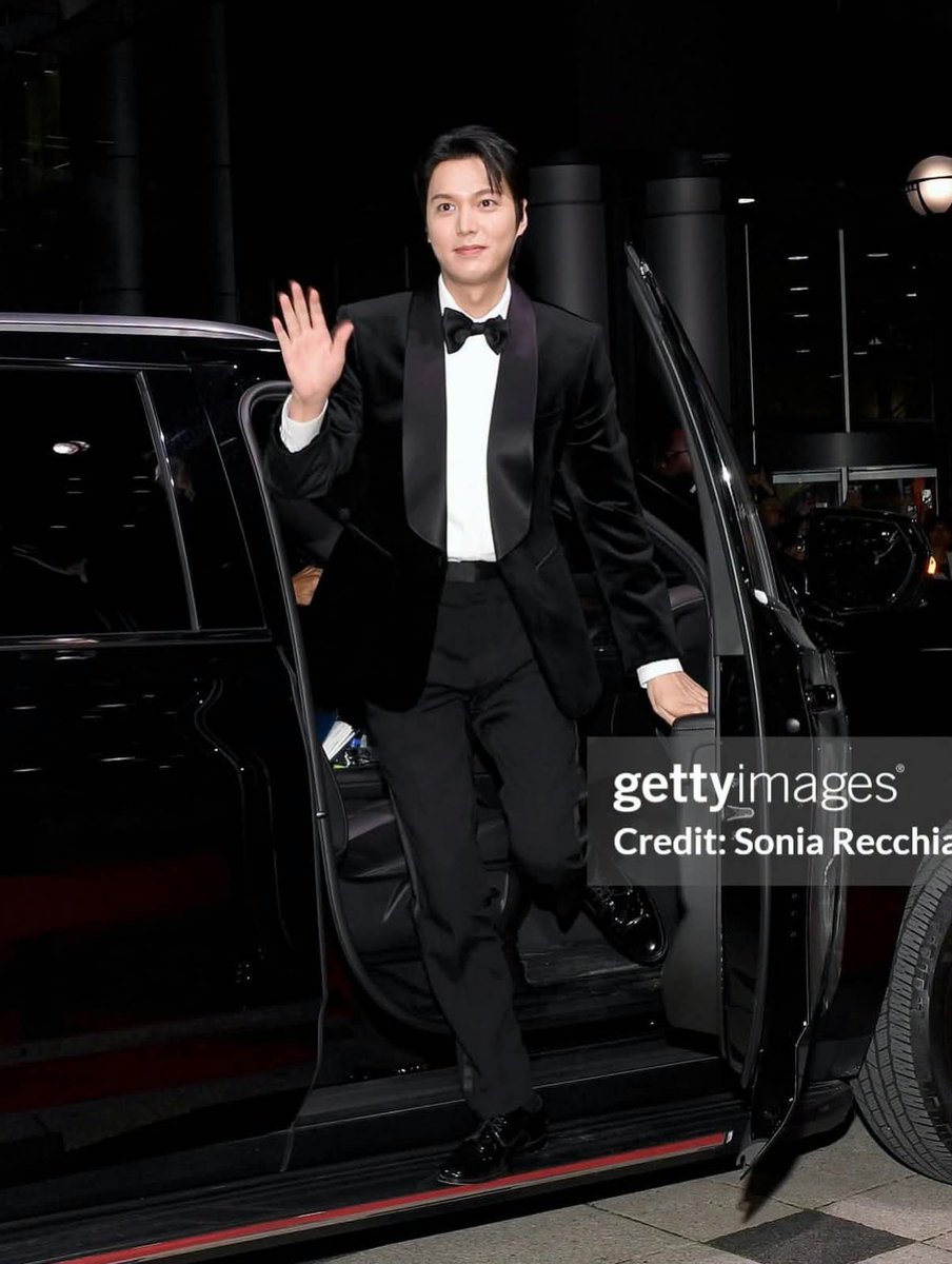 MinozDArgentina's tweet photo. @ActorLeeMinHo
En festival de cine de Toronto.
Red Carpet
#leeminho
#이민호 #암살자들 #Assassins 
#minozdeargentina
cr. en imagen https://t.co/XVQ1VAYpjG