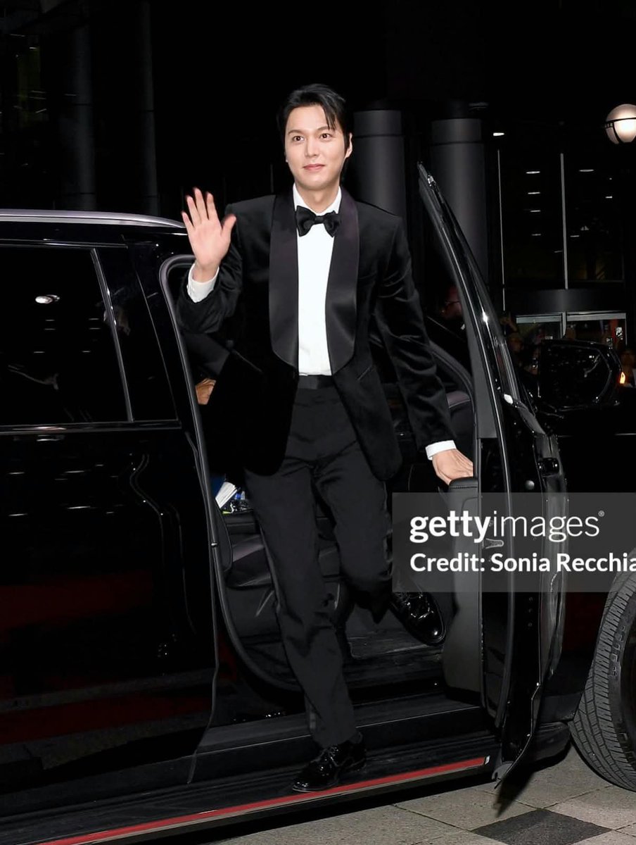 MinozDArgentina's tweet photo. @ActorLeeMinHo
En festival de cine de Toronto.
Red Carpet
#leeminho
#이민호 #암살자들 #Assassins 
#minozdeargentina
cr. en imagen https://t.co/nWONj6iBQC