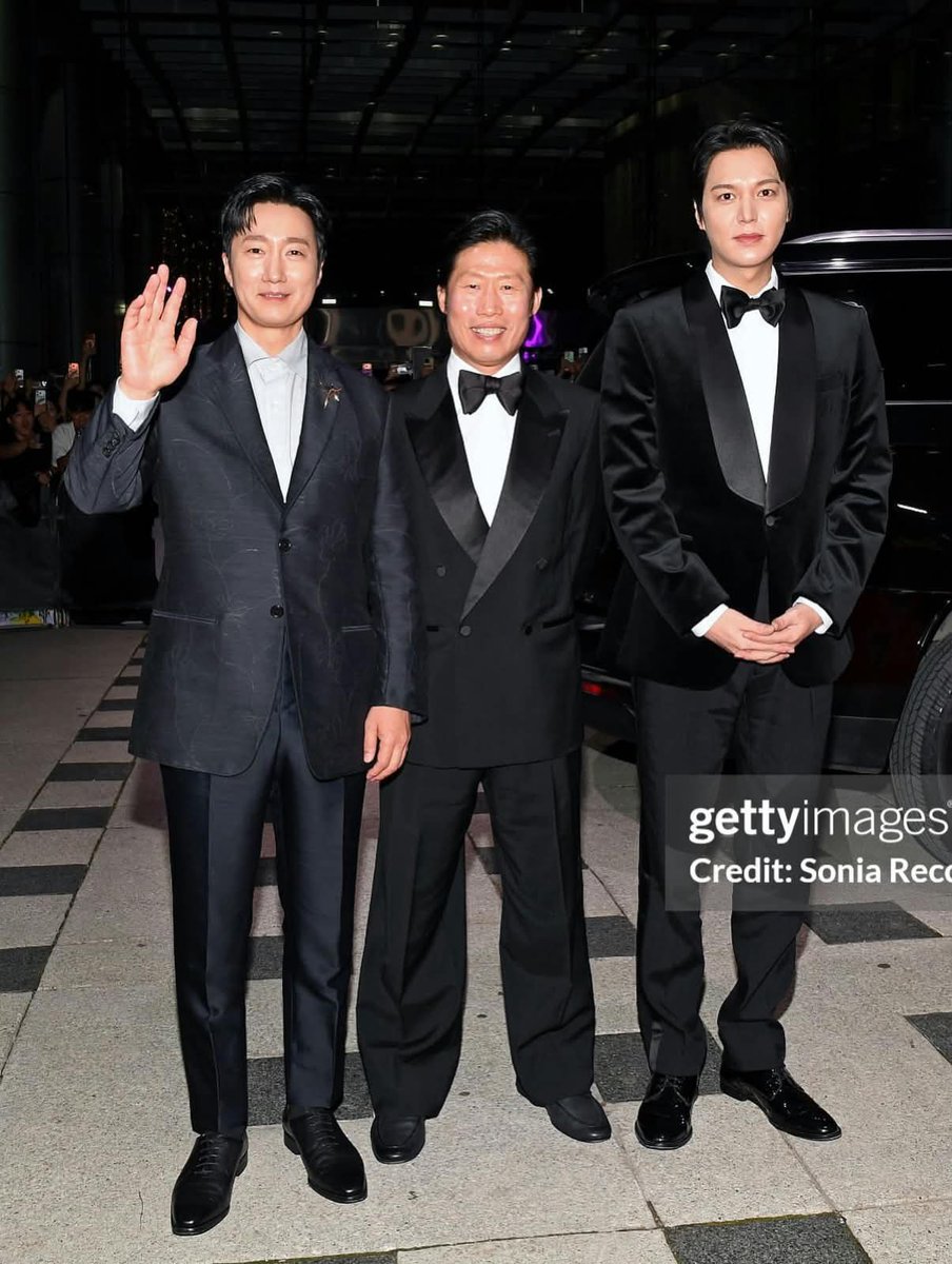 MinozDArgentina's tweet photo. @ActorLeeMinHo
En festival de cine de Toronto.
Red Carpet
#leeminho
#이민호 #암살자들 #Assassins 
#minozdeargentina
cr. en imagen https://t.co/nWONj6iBQC