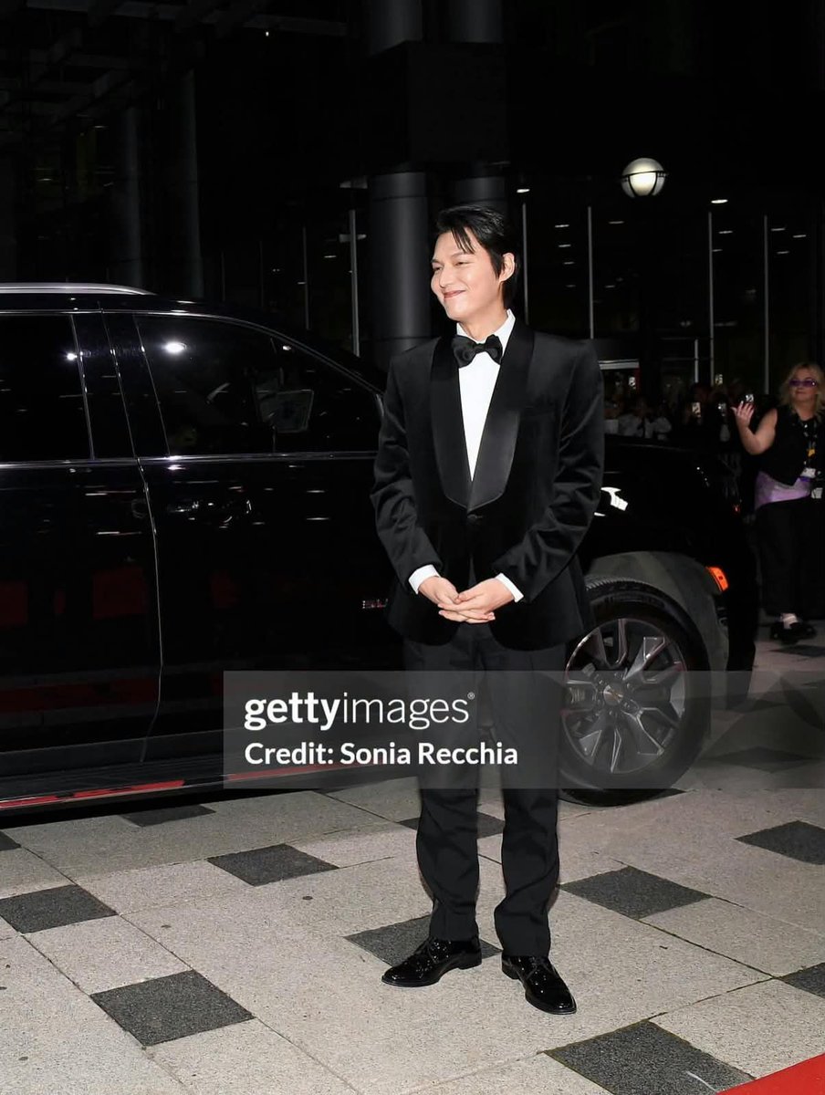 MinozDArgentina's tweet photo. @ActorLeeMinHo
En festival de cine de Toronto.
Red Carpet
#leeminho
#이민호 #암살자들 #Assassins 
#minozdeargentina
cr. en imagen https://t.co/nWONj6iBQC