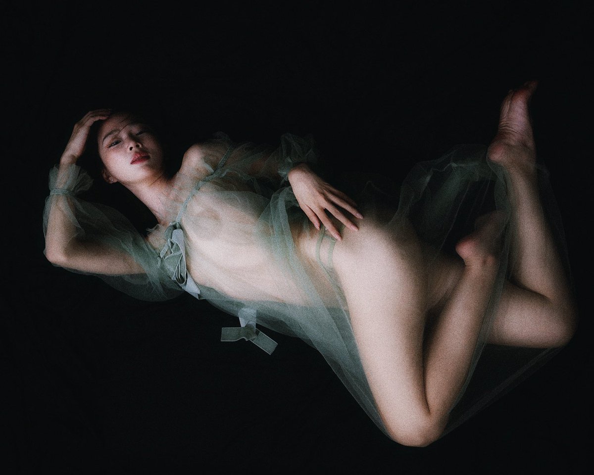 lighttouch021's tweet photo. Veiled sensuality 

@Fengsiyuan 

#boudoir #erotic #上海约拍 #人体艺术 #私房 https://t.co/XkP0oZoWwR