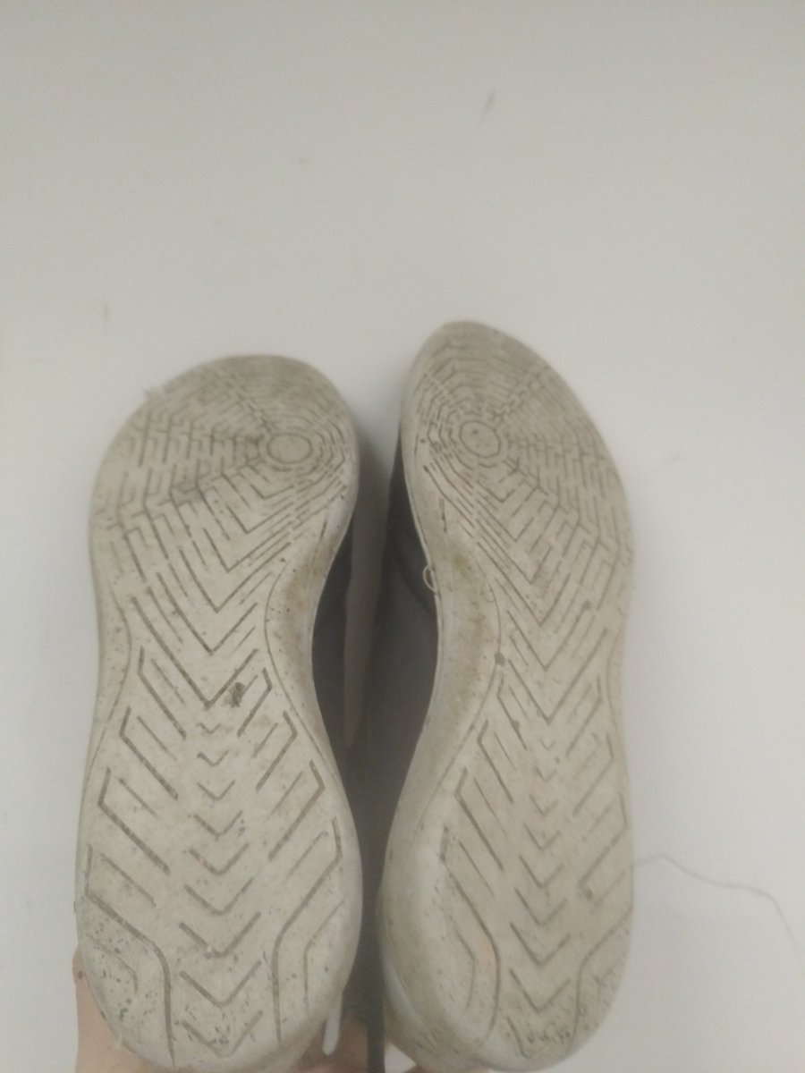 twoj_alpha19's tweet photo. Wyliż mi buty kundlu 😆😆
--------------------------
Stopy buty dominacja findom femdom uległy pan master podeszwy https://t.co/MTKvYIHStr