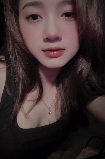 handangtapnac's tweet photo. mặt xinh thế này k ngắm mà cứ đòi nắc https://t.co/7fUIBVqkMo