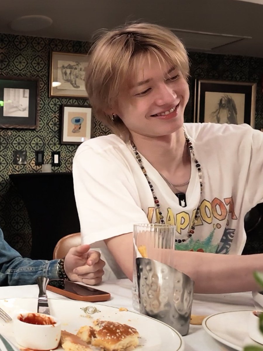 marttiniey's tweet photo. MARTIN, YOUR SMILE IS THE SWEETEST THING EVER https://t.co/MK7KBfzXZU