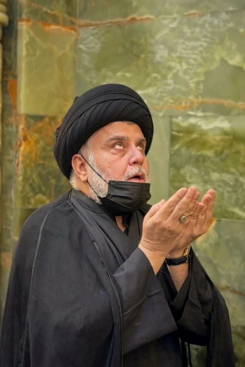 jam3aama's tweet photo. بالصور.. سماحة السيد مقتدى الصدر (اعزه الله) يتشرف بزيارة مرقد جده امير المؤمنين (عليه السلام) https://t.co/Z5FAKOl1JP