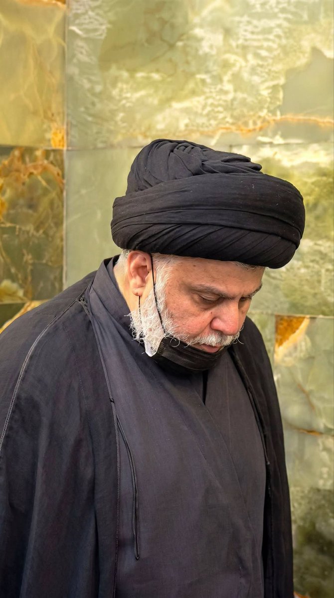 jam3aama's tweet photo. بالصور.. سماحة السيد مقتدى الصدر (اعزه الله) يتشرف بزيارة مرقد جده امير المؤمنين (عليه السلام) https://t.co/Z5FAKOl1JP