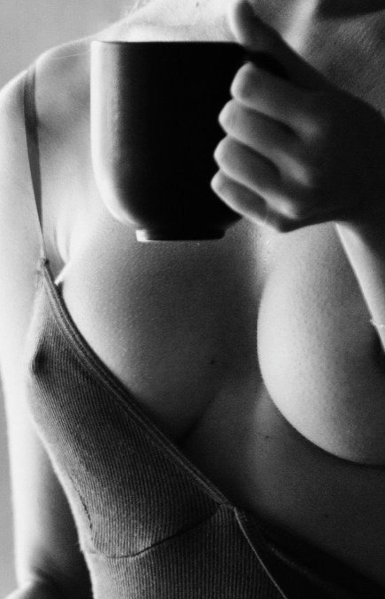 AlixG_2's tweet photo. Good morning beautiful freedom lovers 
Nothing worth having is easy
Enjoy your coffee &amp; your day ☕ 💋 

"I never said it would be easy, I only said it would be worth it." Mae West https://t.co/2XpYFtuQTK