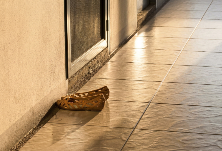MarysReflection's tweet photo. Sometimes our hardest experiences teach us compassion in ways we never expected.
#Faith #LifeLessons
The Day My Shoes Made Me Feel Less Than https://t.co/UOioFHx1P8 via @MarysReflection https://t.co/sUm5YshDwQ