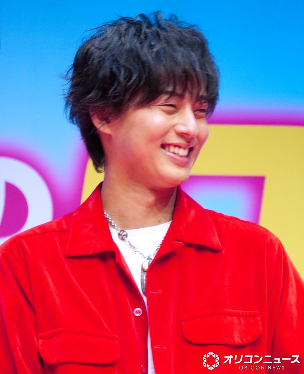 oricon's tweet photo. Kis-My-Ft2・藤ヶ谷太輔
こっそり“決め顔”連発✨️
⠀
改めて求められるも照れ隠せず
「やるといったらできない」💦
https://t.co/hegpCNsCcL https://t.co/punJ0Qysw5